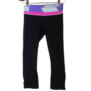 Lululemon Capri Cropped Leggings Zip-Pocket Black Multicolor-Waist Gym Lounge